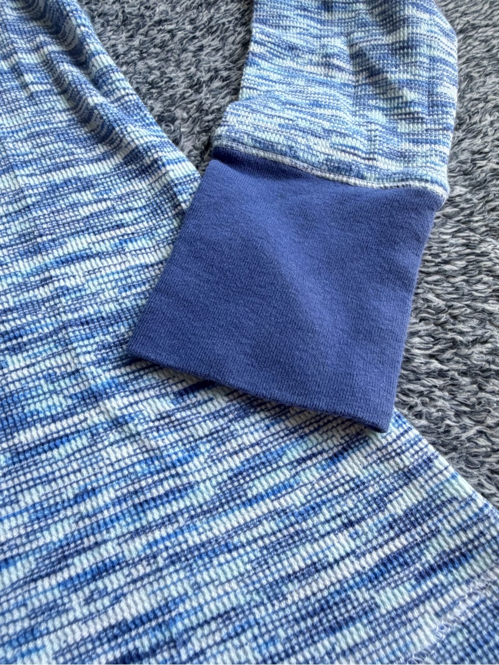 Victoria's Secret Heathered Blue Long-Sleeve Henley pajama - Picture 3 of 10